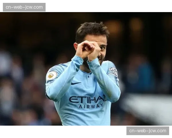 若昂戈麦斯射门被挡造补射 团队协作意识值得称赞